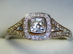 18ct White Gold Diamond Halo Ring